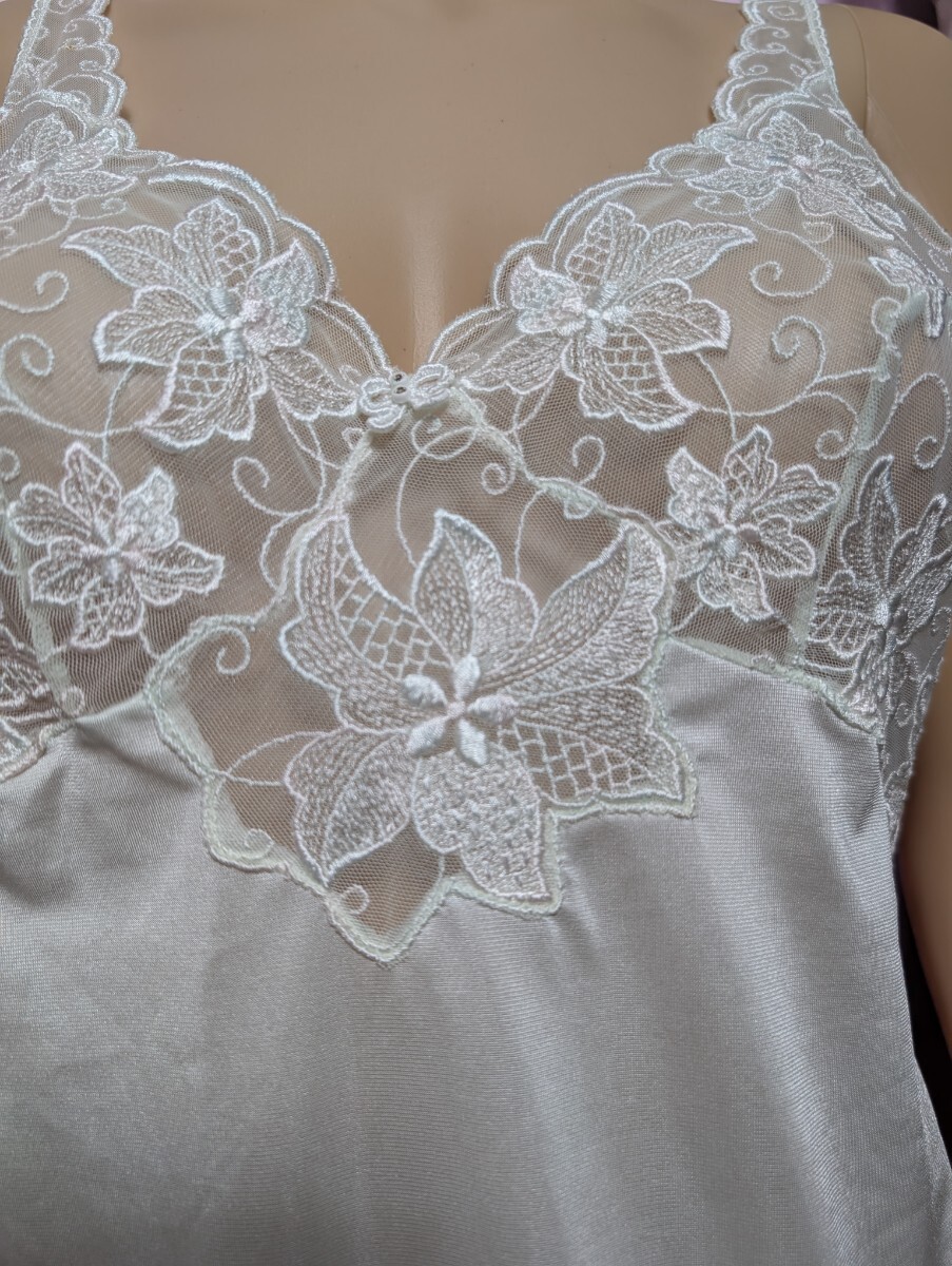 slp179☆彡ホワイトグリーン vivien サイズ90 丈82肉厚立体レース刺繍 キャミソール 大きなサイズp拍卖