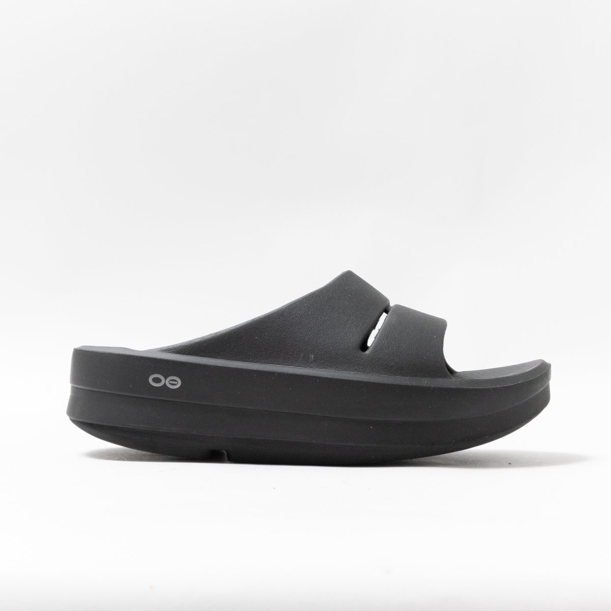 【1円スタート】OOFOS ウーフォス 200073 EU39 W8 レディース サンダル 厚底 OOmega OOahh ウーメガウーアー リカバリーサンダル ブラック拍卖