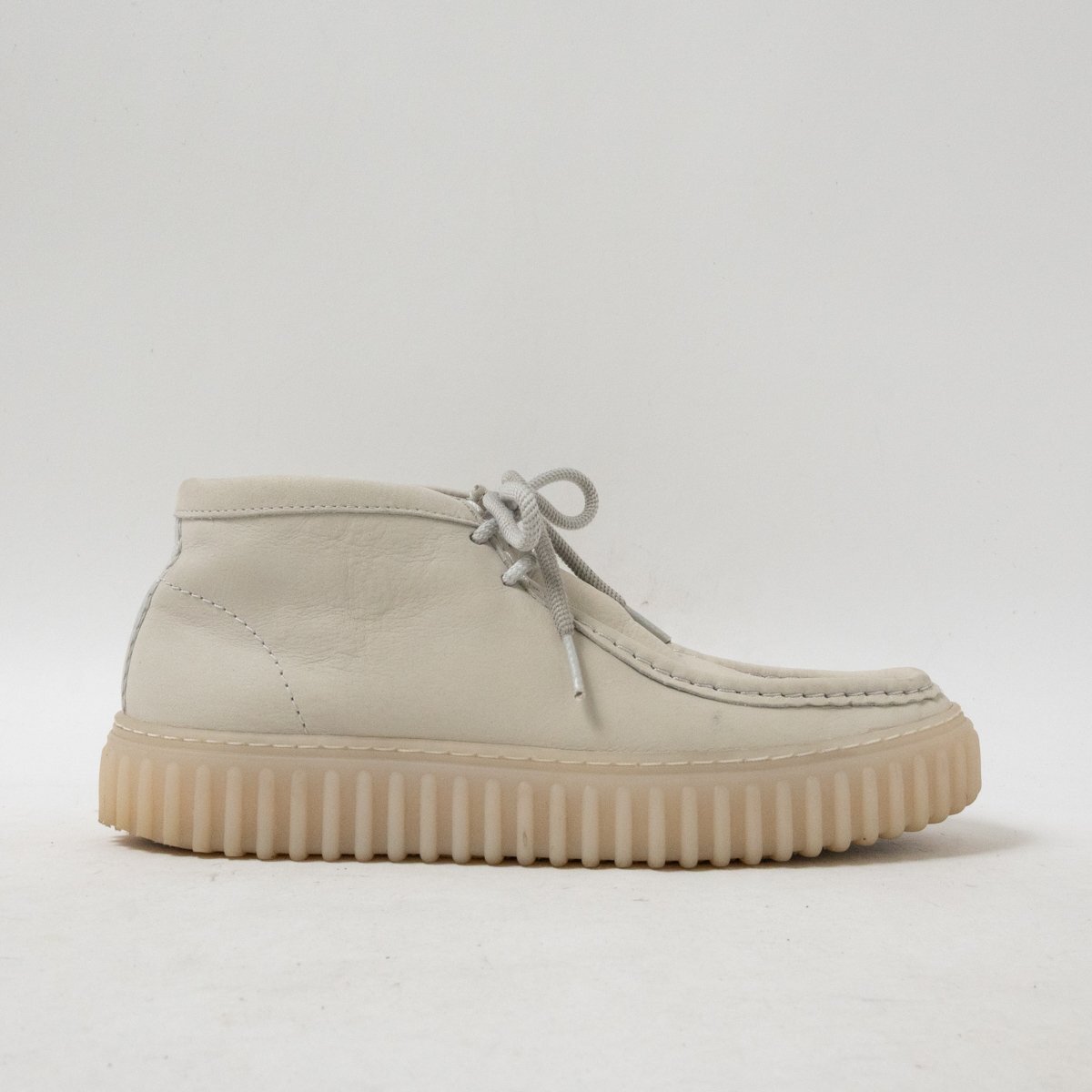 【1円スタート】 Clarks クラークス 26173596 UK7.5 US8.5 Torhill HI Nubuck Chukkas Boots トーヒル ヌバック チャッカブーツ ホワイト拍卖