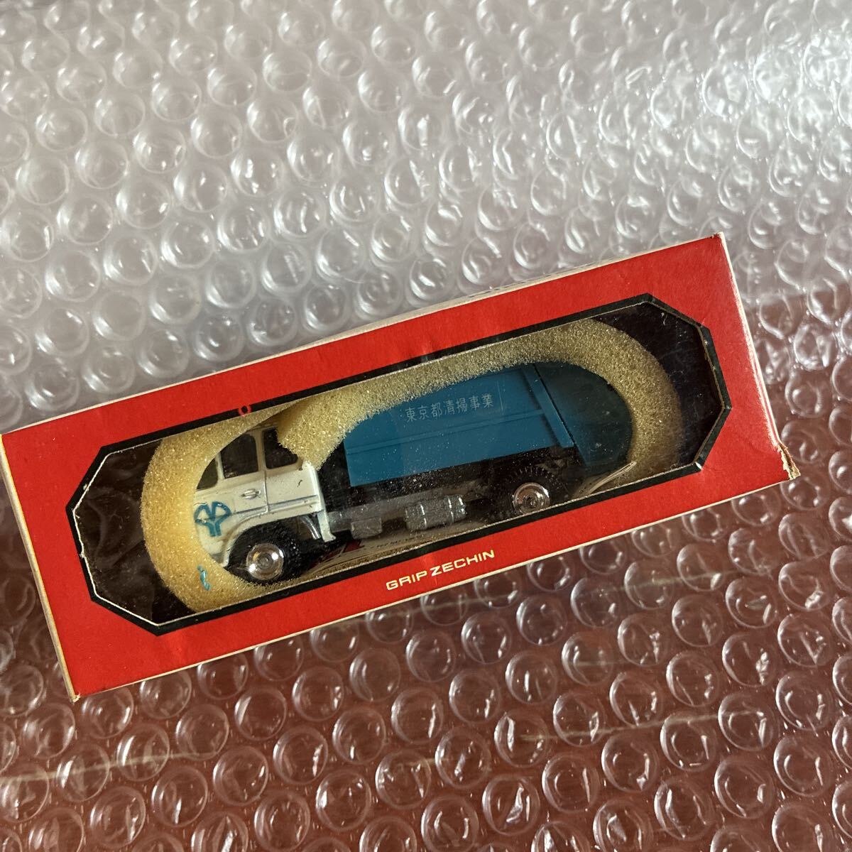 未使用【永大】No.15 三菱ふそう集じん車 パッカー車 グリップゼッケン 昭和レトロ デッドストック ミニカー 作業車 1/70 tq6拍卖