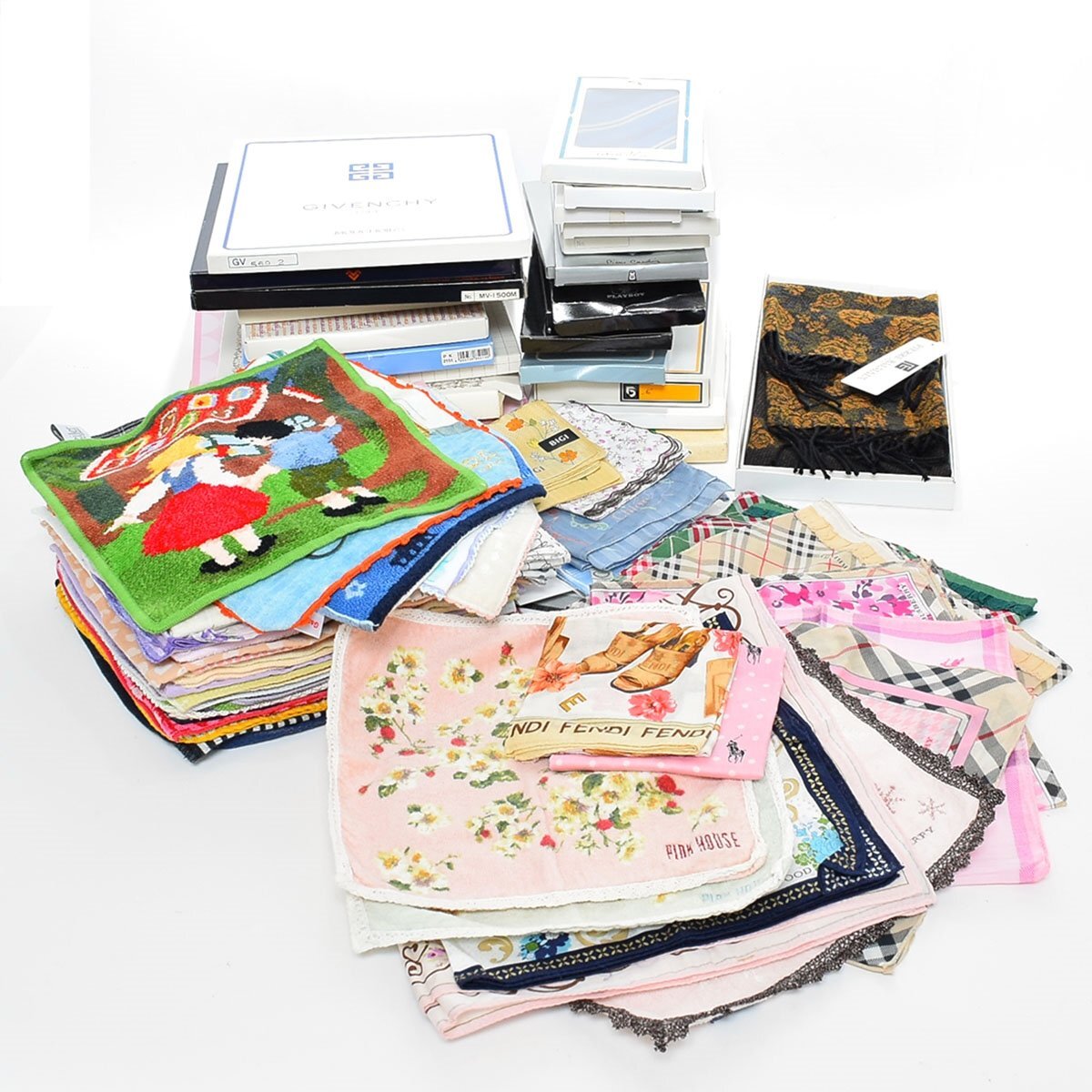 ◎583742 ブランド・ノンブランドMIX ハンカチ タオルハンカチまとめ売り バーバリーフェンディBIGIピンクハウスウェッジウッド他拍卖