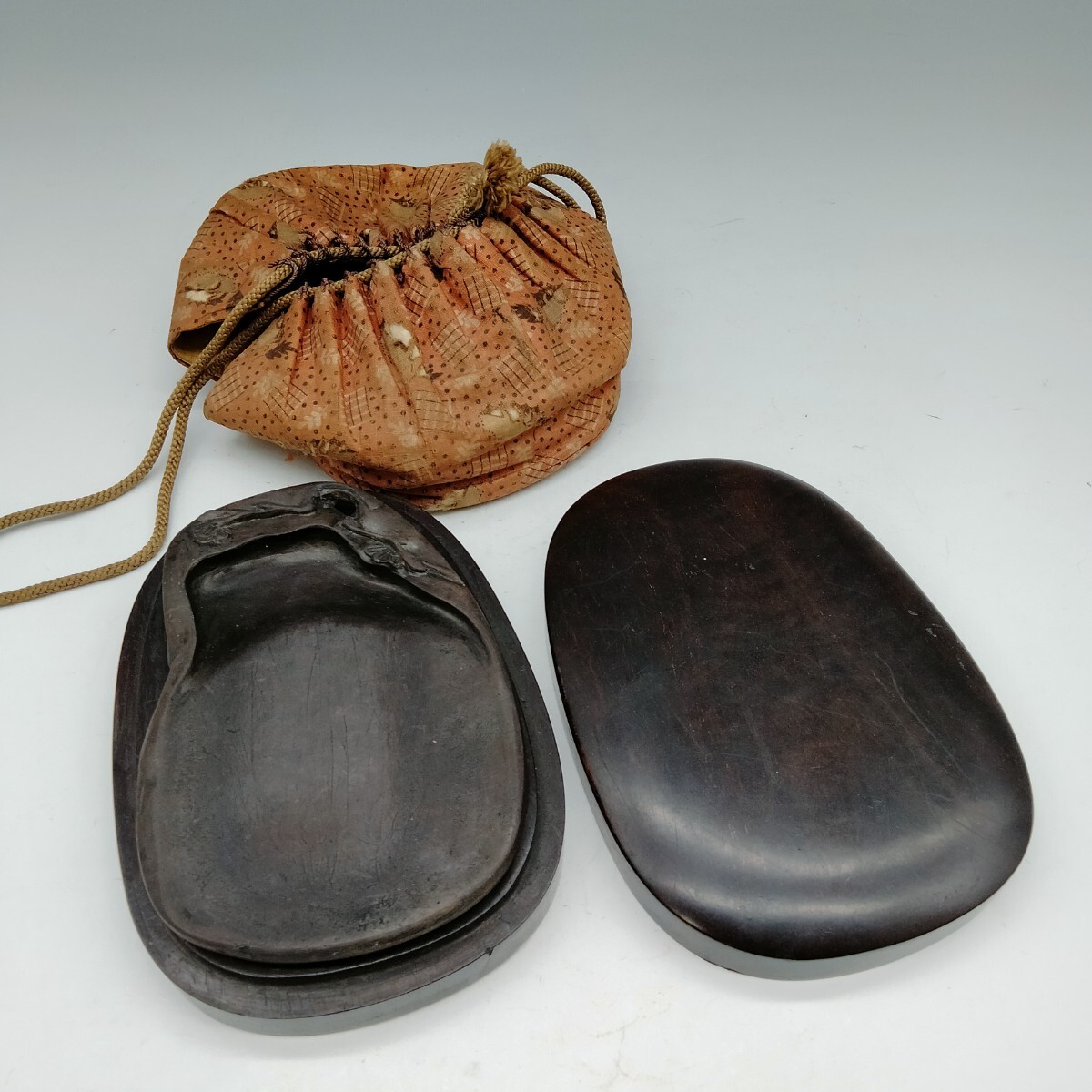 端渓硯 古硯 書道具 中国美術 文房四宝 老坑 唐物 書道 硯 本紫檀箱 布袋付き拍卖