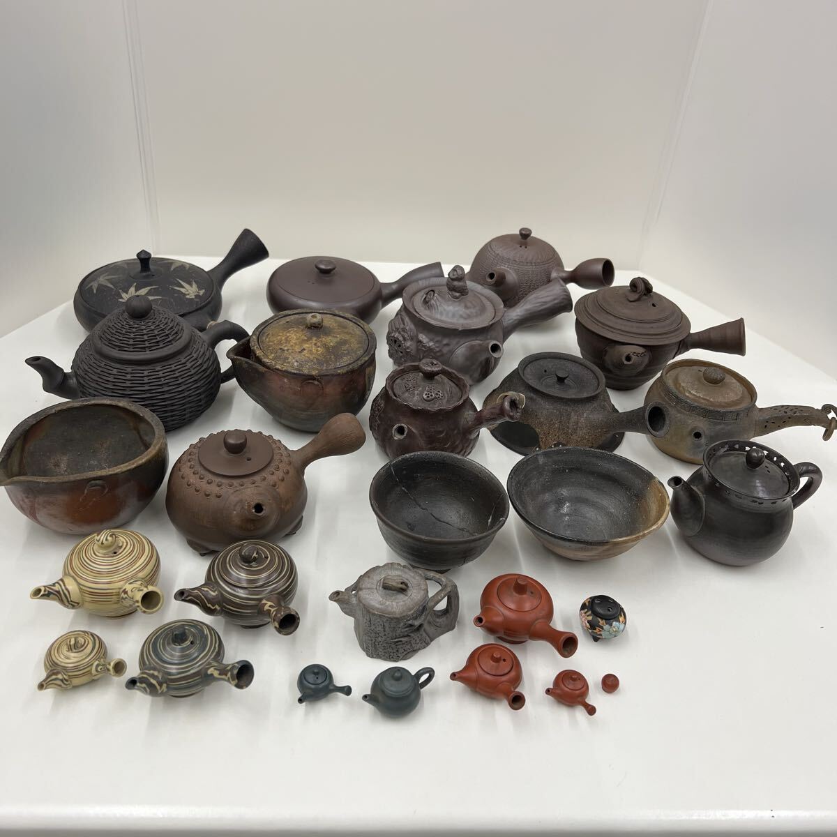 313 急須 おまとめ 計26点 常滑焼 練り込み ミニ急須 煎茶道具 陶器 茶器 湯呑 和食器 骨董 萬古焼 他 コレクション 置物拍卖