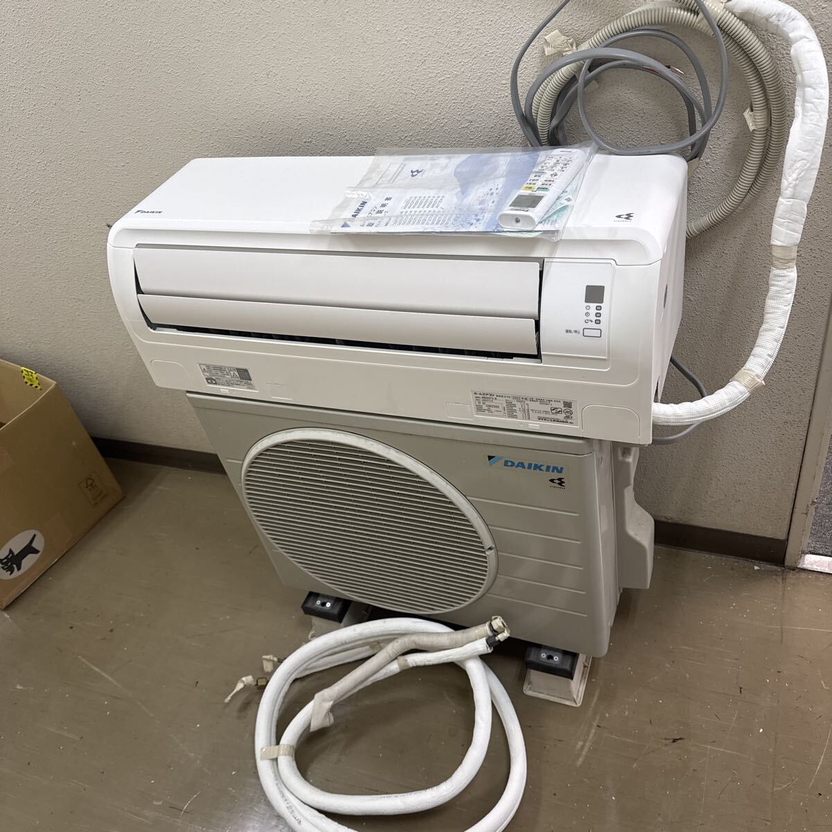 ▽ DAIKIN ダイキン ルームエアコン AN28ZFS-W 2022年製 主に10畳 ※引き取り不可 【家財便A+B+シーズン料金】KB230374拍卖