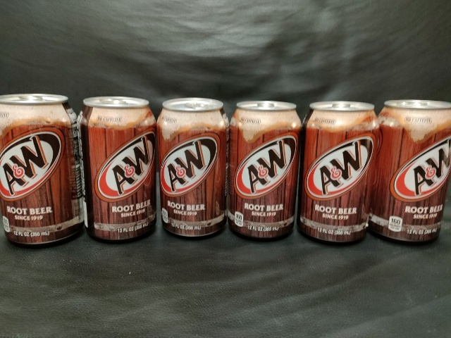 A&Wのルートビア、355ml缶6本セット。炭酸飲料として人気のある味わい。拍卖