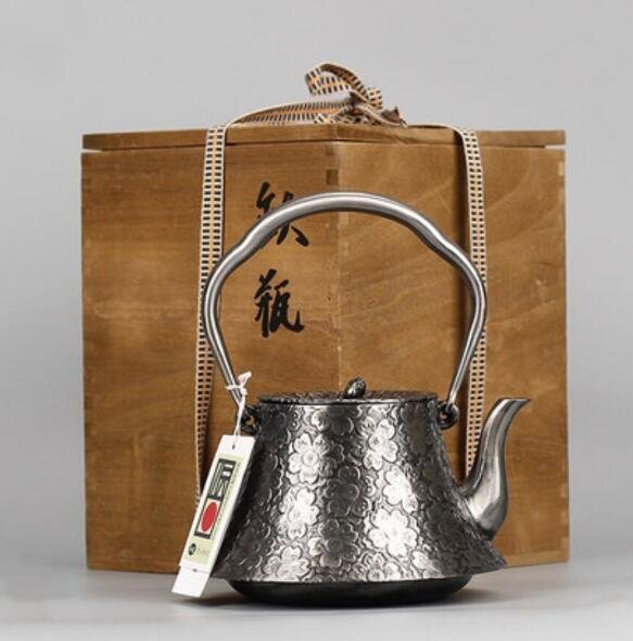 ★新品未使用★南部鉄器 大容量鉄瓶 コーティングなし 手作り鉄 やかんを沸かす お茶の道具 1400ML拍卖