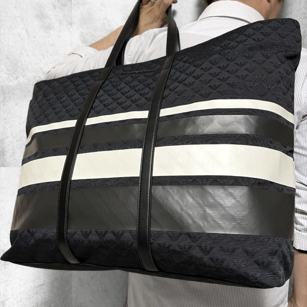 超大容量/美品◎ エンポリオアルマーニ EMPORIO ARMARNI メンズ トートバッグ ボストン ロゴ金具 総柄 トラベル 旅行 ブラック 黒 入手困難拍卖