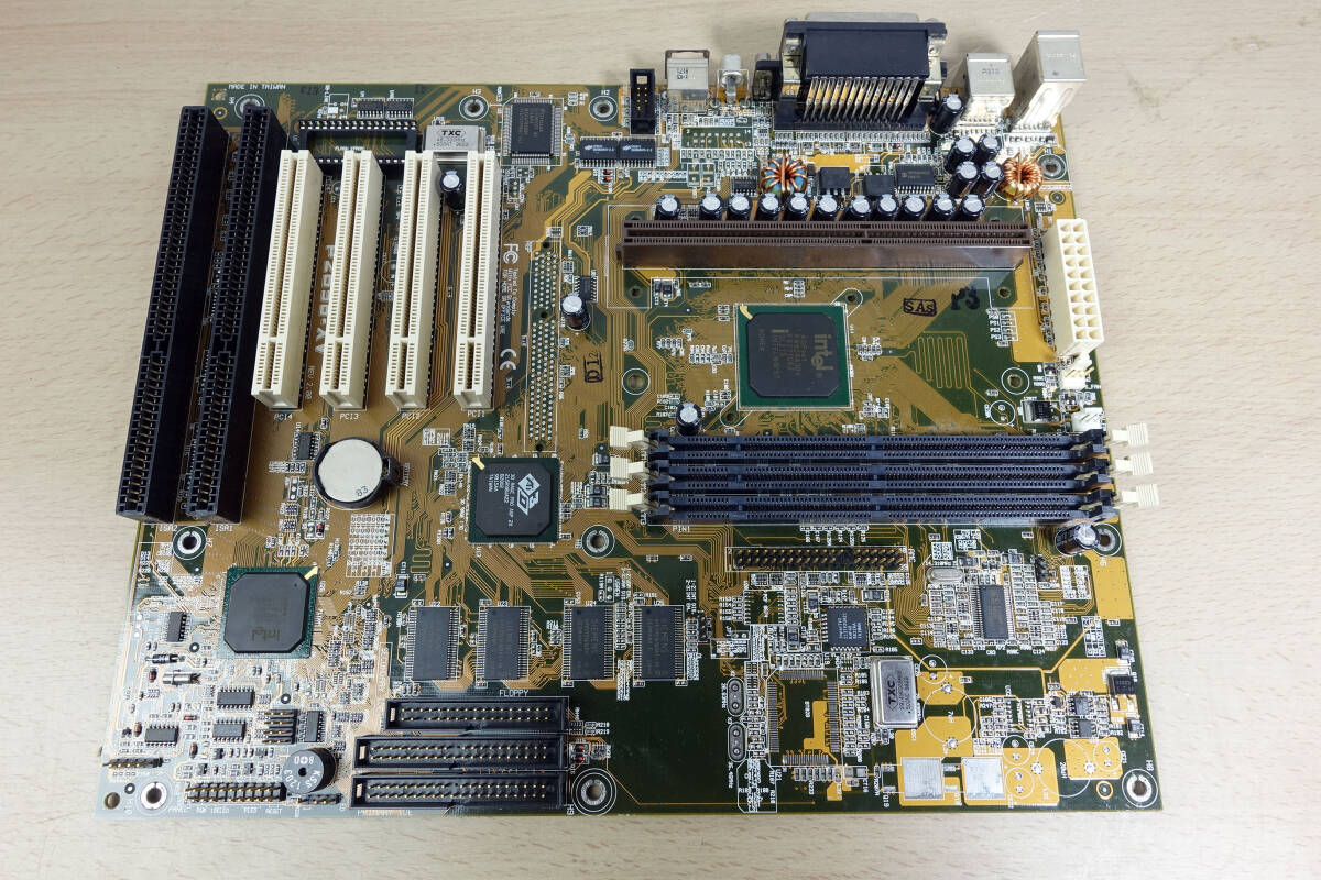 ASUS P2898-XV マザーボード Slot1拍卖