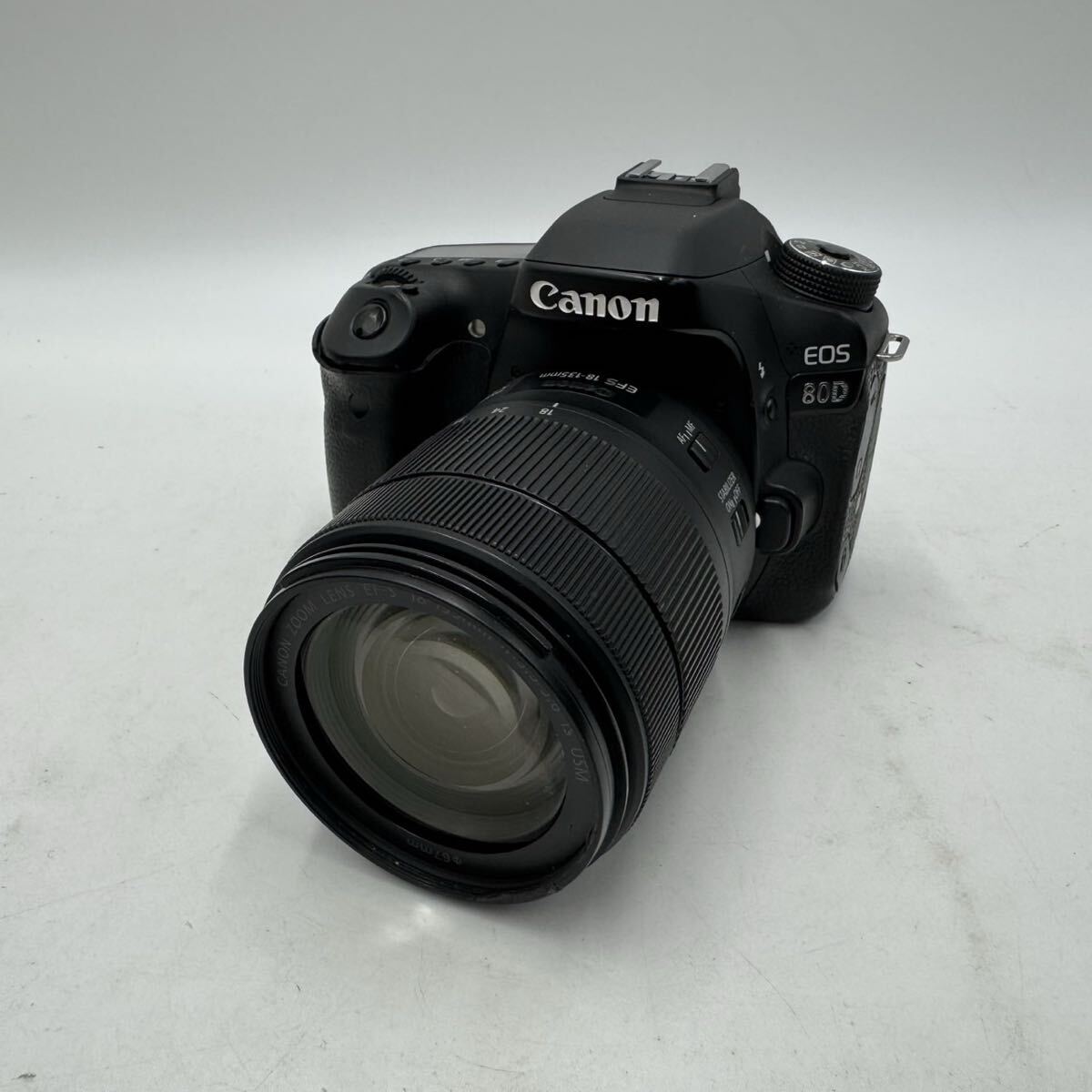Canon EOS 80D デジタル一眼レフカメラ キャノン EF-S 18-135mm 1:3.5-5.6 IS USM レンズ付属拍卖