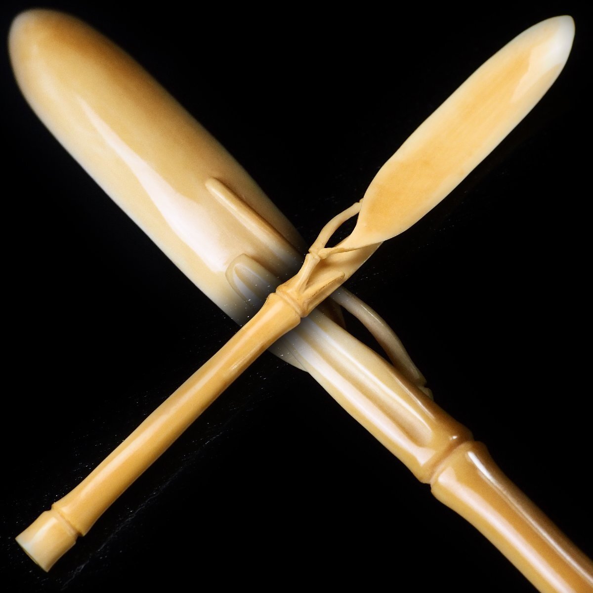 【治】時代茶道具 竹節彫 骨材茶杓☆幅 13.1cm 重さ 6g (検索: 牙材 骨材 古作 古い 茶合 茶量 牙茶杓 中国 唐物) ON032拍卖