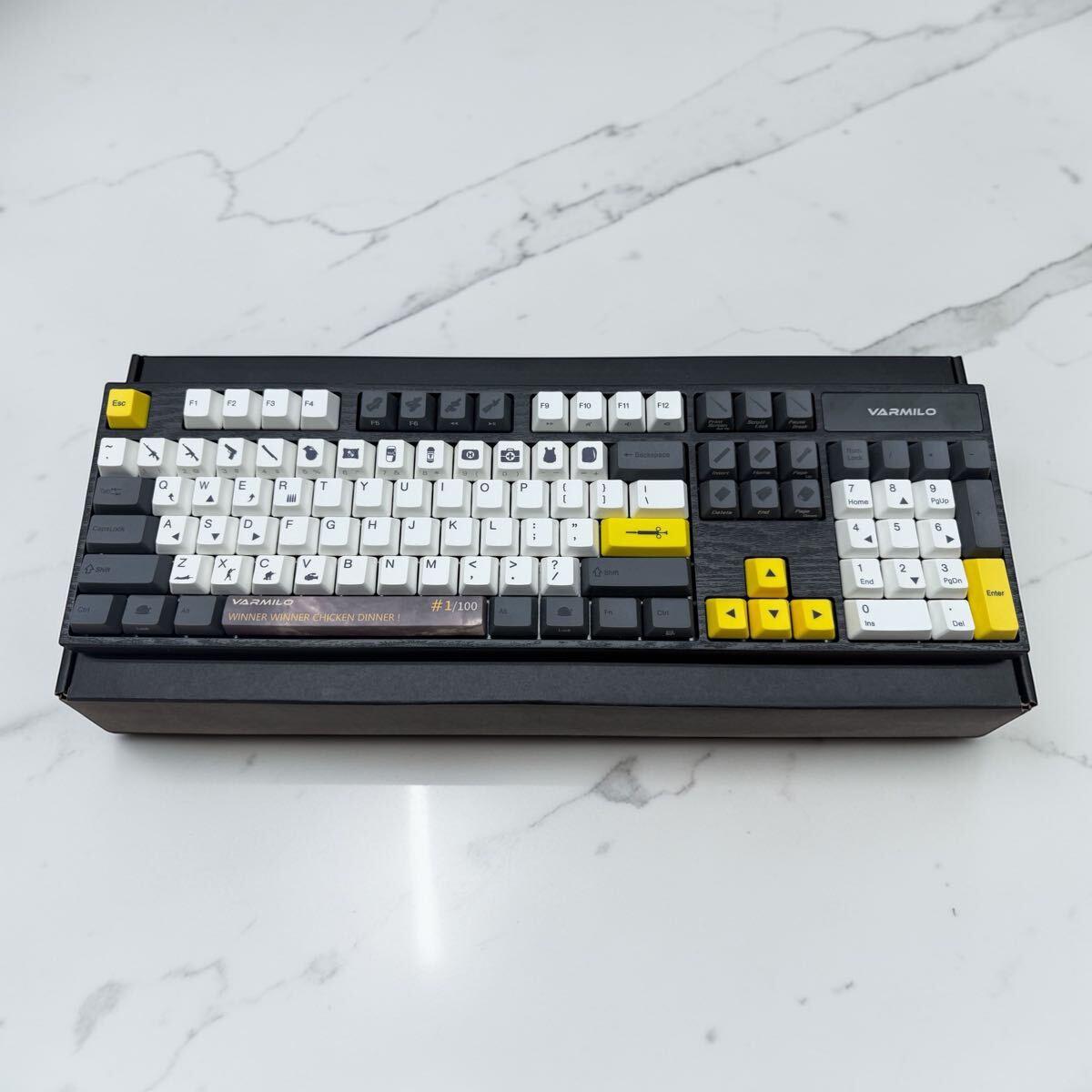 △k VARMILO アミロ ゲーミングキーボード メカニカルキーボード Chicken Dinner PBT素材 PUBG仕様拍卖