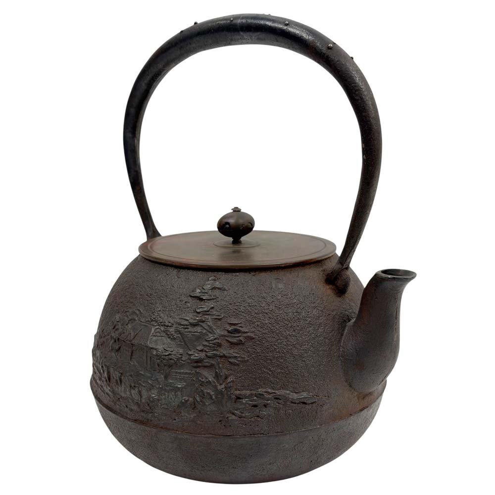 26-1029 【良品】 正寿堂 鉄瓶 山水文 工芸品 民芸品 茶器 ポット やかん 風景 お湯 鋳物 鉄器 ヴィンテージ コレクション拍卖