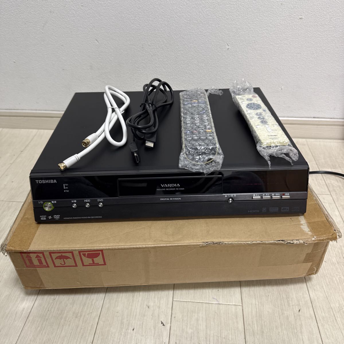 TOSHIBA HDD ビデオ DVDレコーダーRD-XD92 06年製 通電確認のみ リモコン電源コード箱付き拍卖