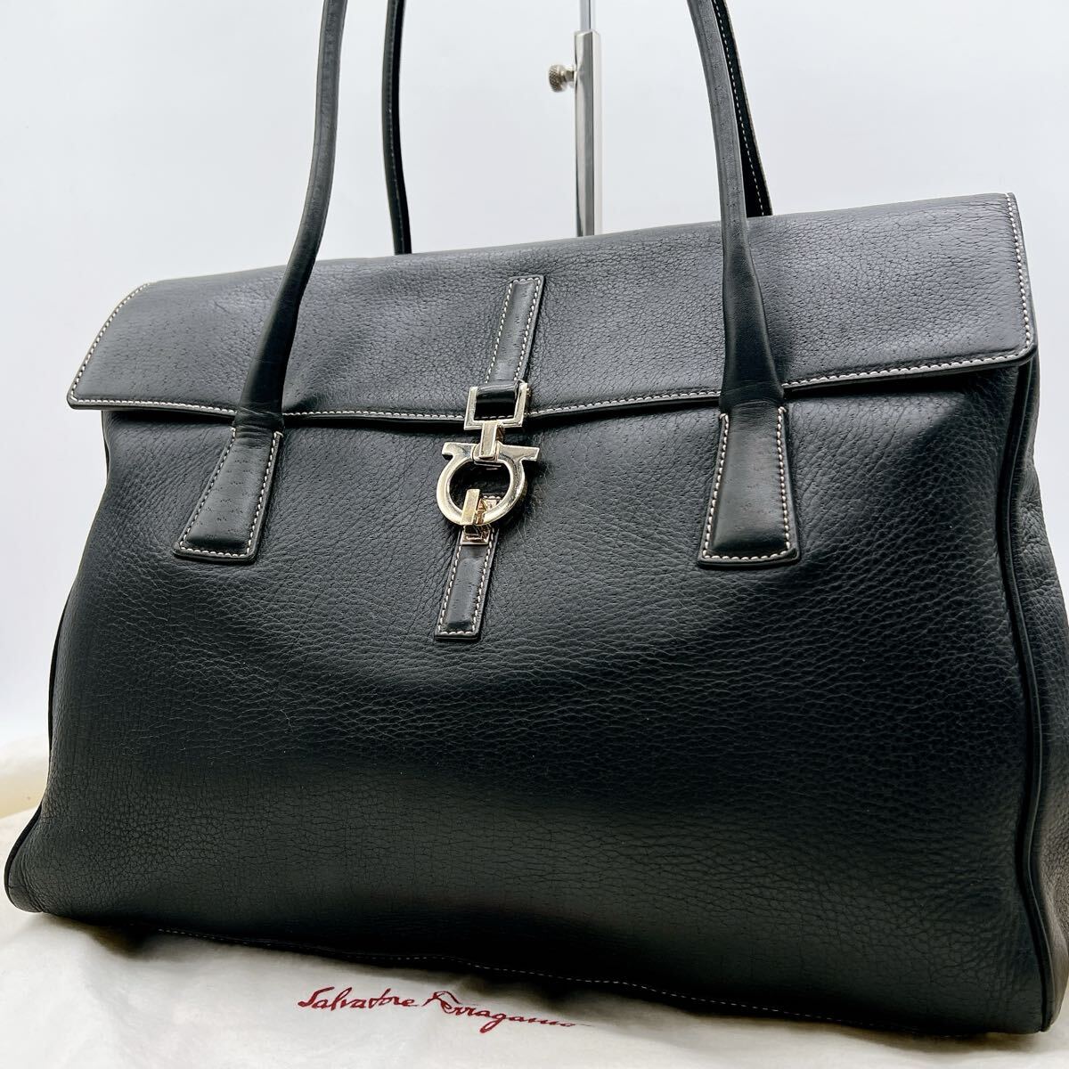 y101 美品 Salvatore Ferragamo フェラガモ メンズ ガンチーニ カーフ レザー 本革 トート バッグ 黒 肩掛け A4 かばん ブラック ビジネス拍卖