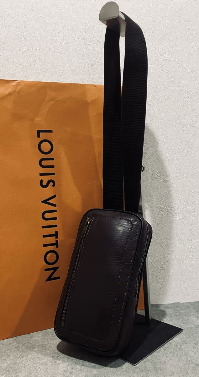 LOUIS VUITTON 極上美品 ユタ レザー ボディ バッグ ルイ・ヴィトン ショルダー バック拍卖