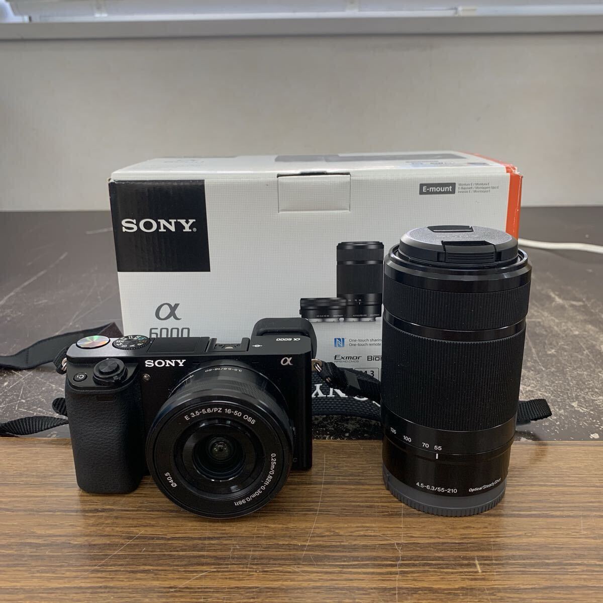 美品 SONY α6000 ILCE-6000Y ダブルズームレンズキット 16-50 55-210 ミラーレス デジタルカメラ ソニー ブラック拍卖