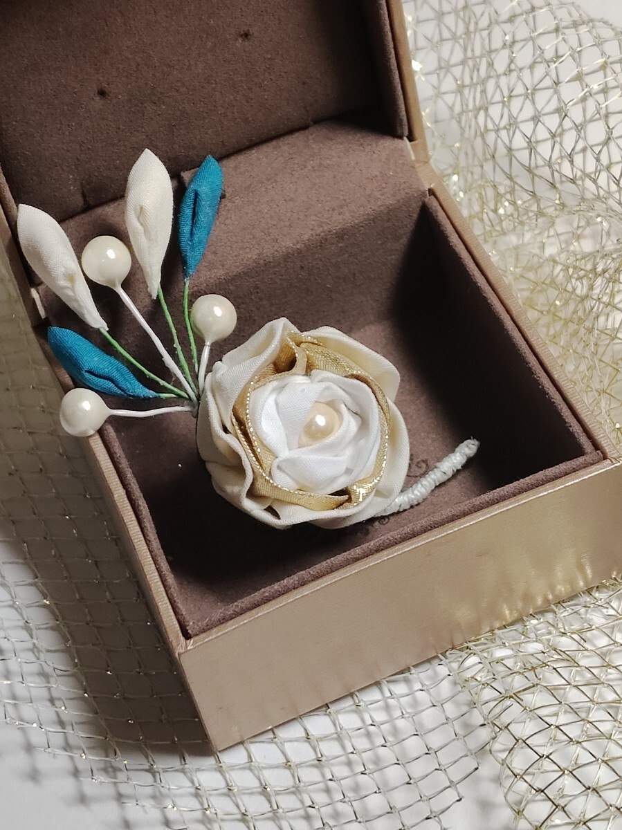 つまみ細工 ブローチ フォーマル 入学式 卒業式 結婚式 ホワイト ゴールド拍卖