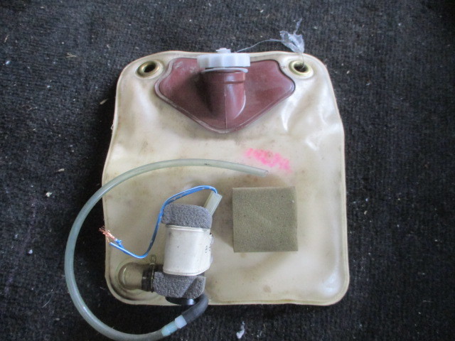 ★35R3 3H2894 GS136V/クラウンバン リアウオッシャータンク 修理等に拍卖