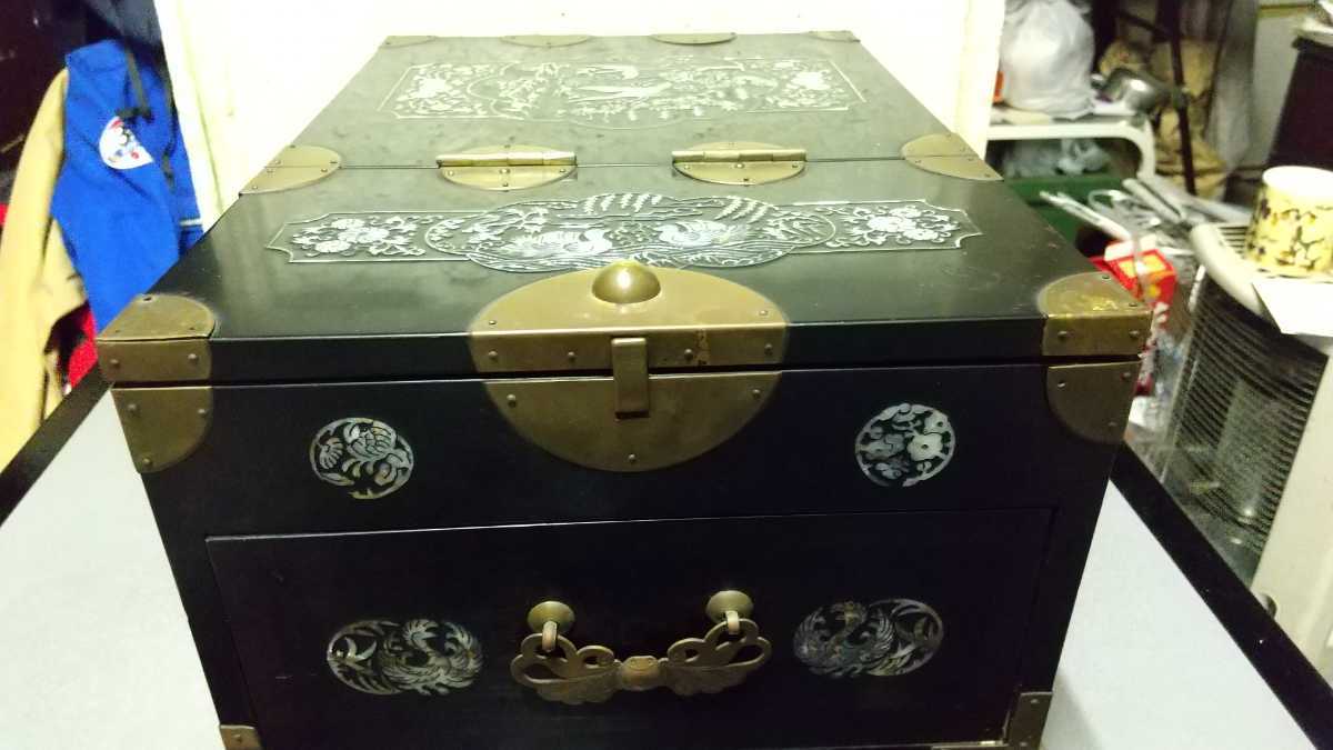 旧家買い取り品 螺鈿細工 お化粧棚 お化粧ボックス 木製 塗り物 中国古玩美術 拍卖