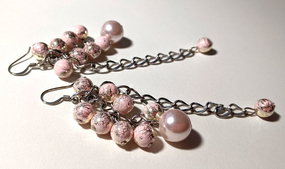 ■ie_901 昭和レトロ アンティーク コスチュームジュエリー ★ イヤリング ピンク 珠 玉 ボール ユラユラ 可愛い ロング拍卖