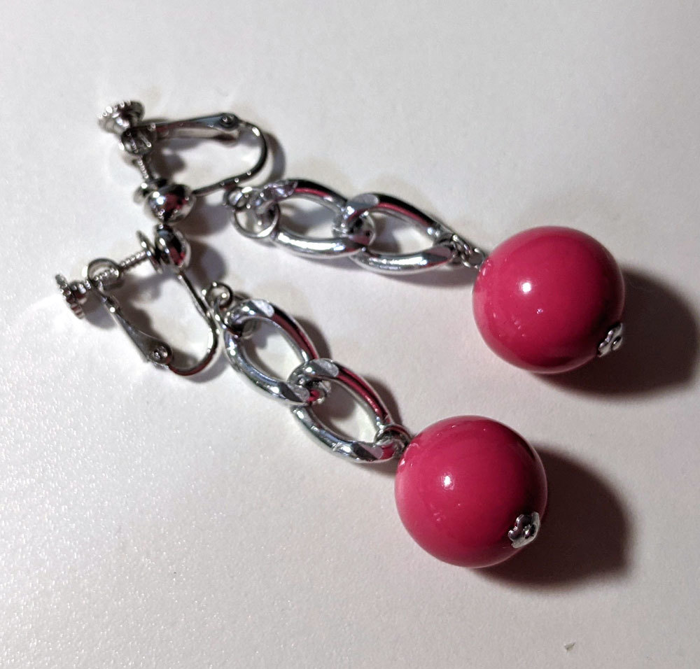 ■ie_886 昭和レトロ アンティーク コスチュームジュエリー ★ ピンク 玉 ユラユラ ボール イヤリング拍卖