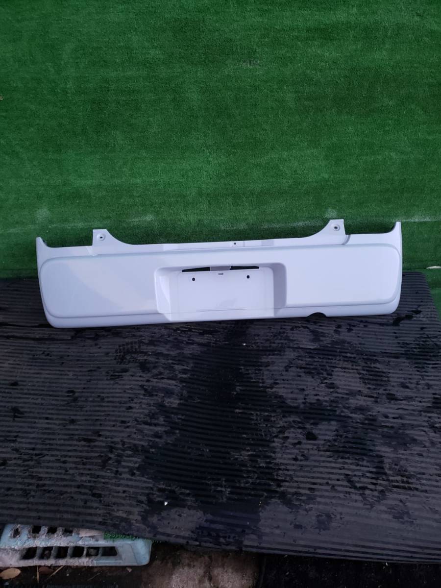 スズキ アルトラパン HE21S 71811-75H00 リアバンパー (水色系)拍卖