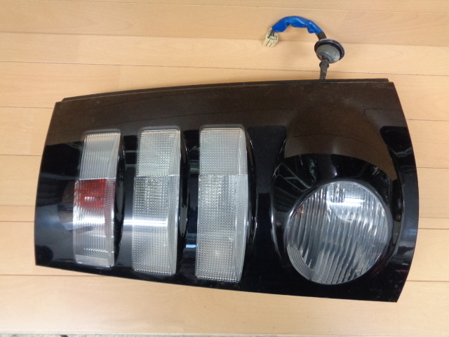 シエンタ DBA-NCP81G 純正 テールランプ右/KOITO 52-171拍卖