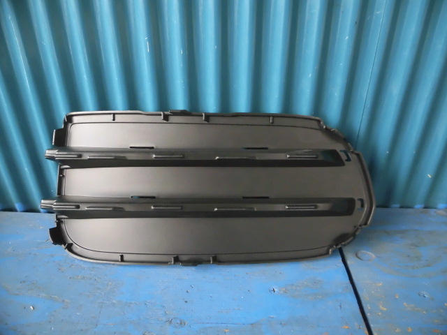 AO76 ポルシェ 970 フロント トリム グリル 左 97050555500拍卖