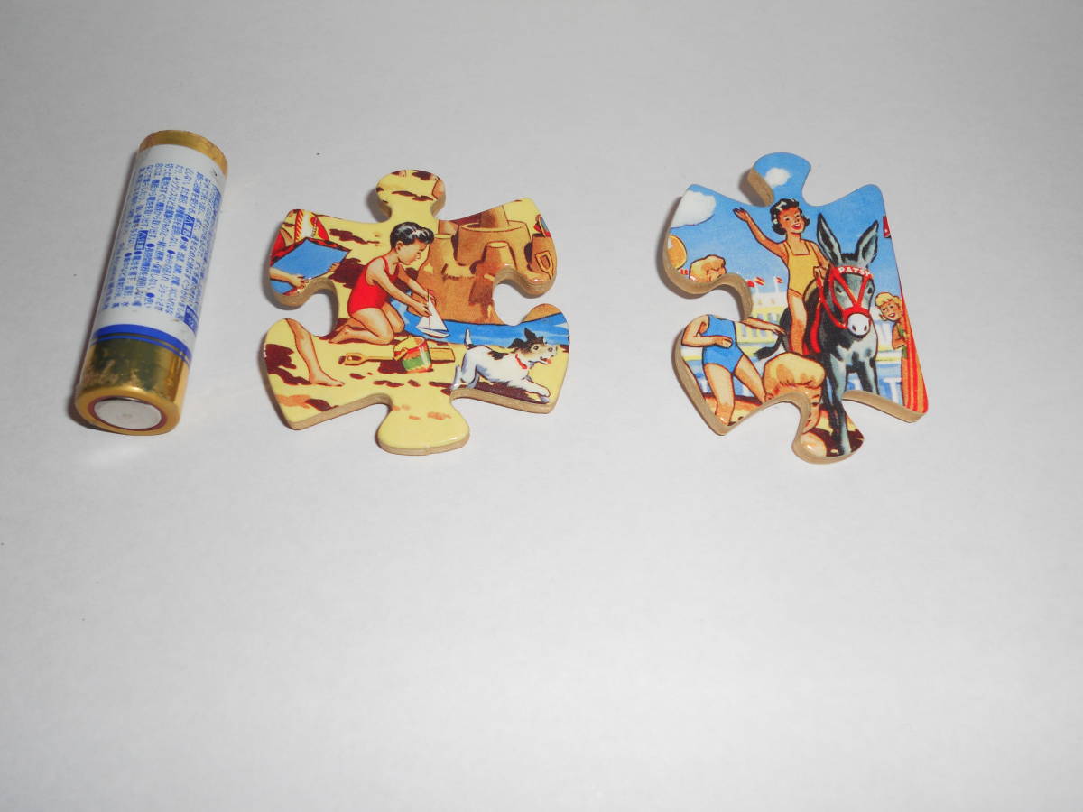 ジクソーパズルの形をした変わったバッチピンズ2個セット 木製拍卖