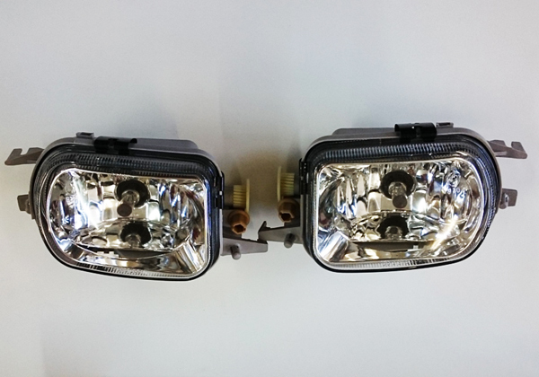 ベンツ Cクラス W203 00-03y 前期用 クリア フォグランプ 新品 左右セット拍卖