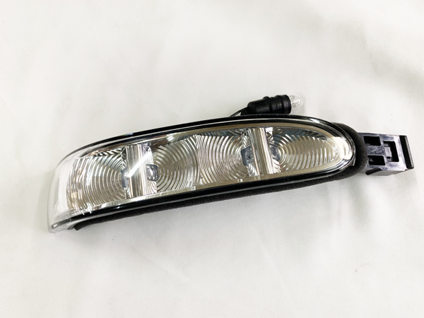 2005-2008y ベンツ W164 純正型 ドアミラー LEDウィンカーレンズ 右側拍卖