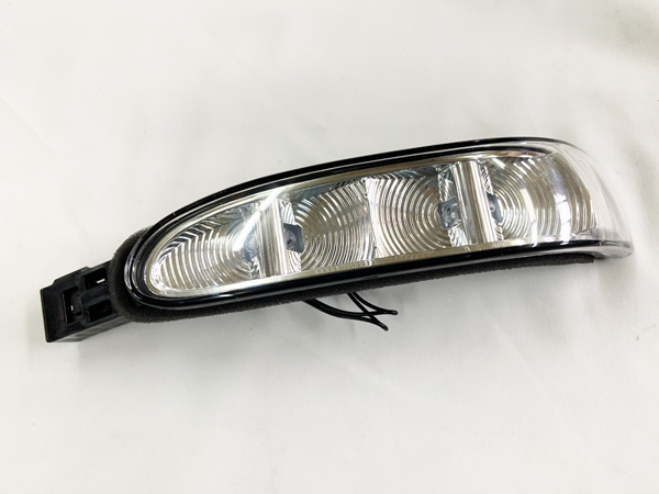 2005-2008y ベンツ W164 純正型 ドアミラー LEDウィンカーレンズ 左側拍卖