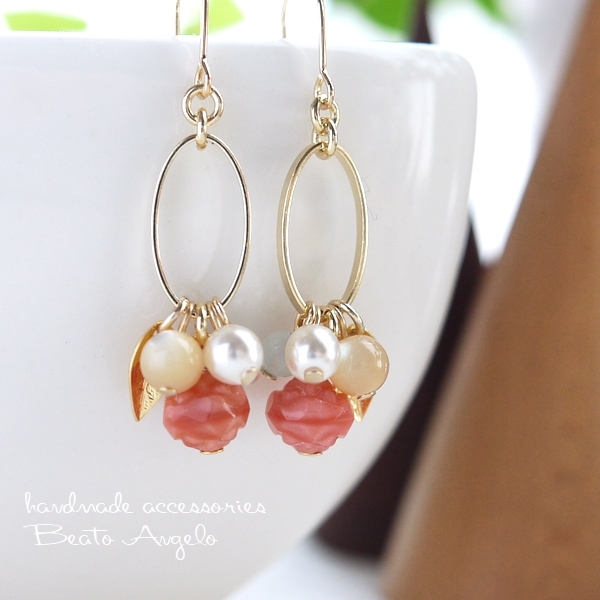 ◆◆+angelo+チェコ ローズバッドとアマゾナイトのピアス(p-071)コーラルピンク G オーバル 天然石 薔薇 花拍卖