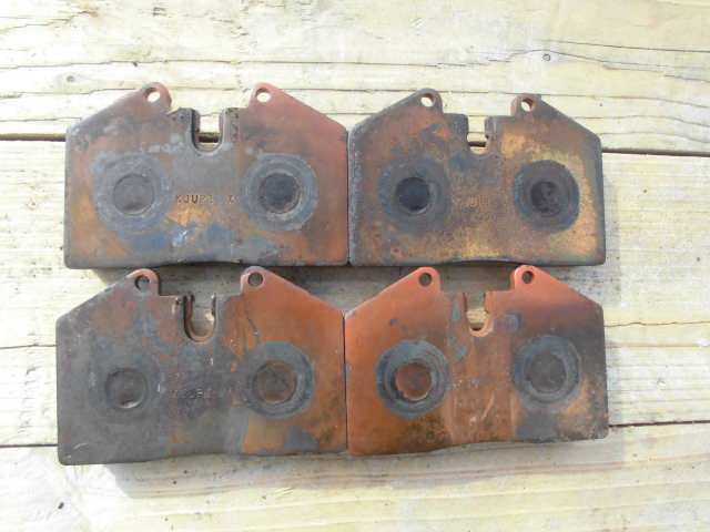 ポルシェ フェラーリ EIP002 KJUPI X サーキット 周回 強化 ブレーキパットエンドレス ウィンマックス ブレーキパッド 対抗ピストン拍卖