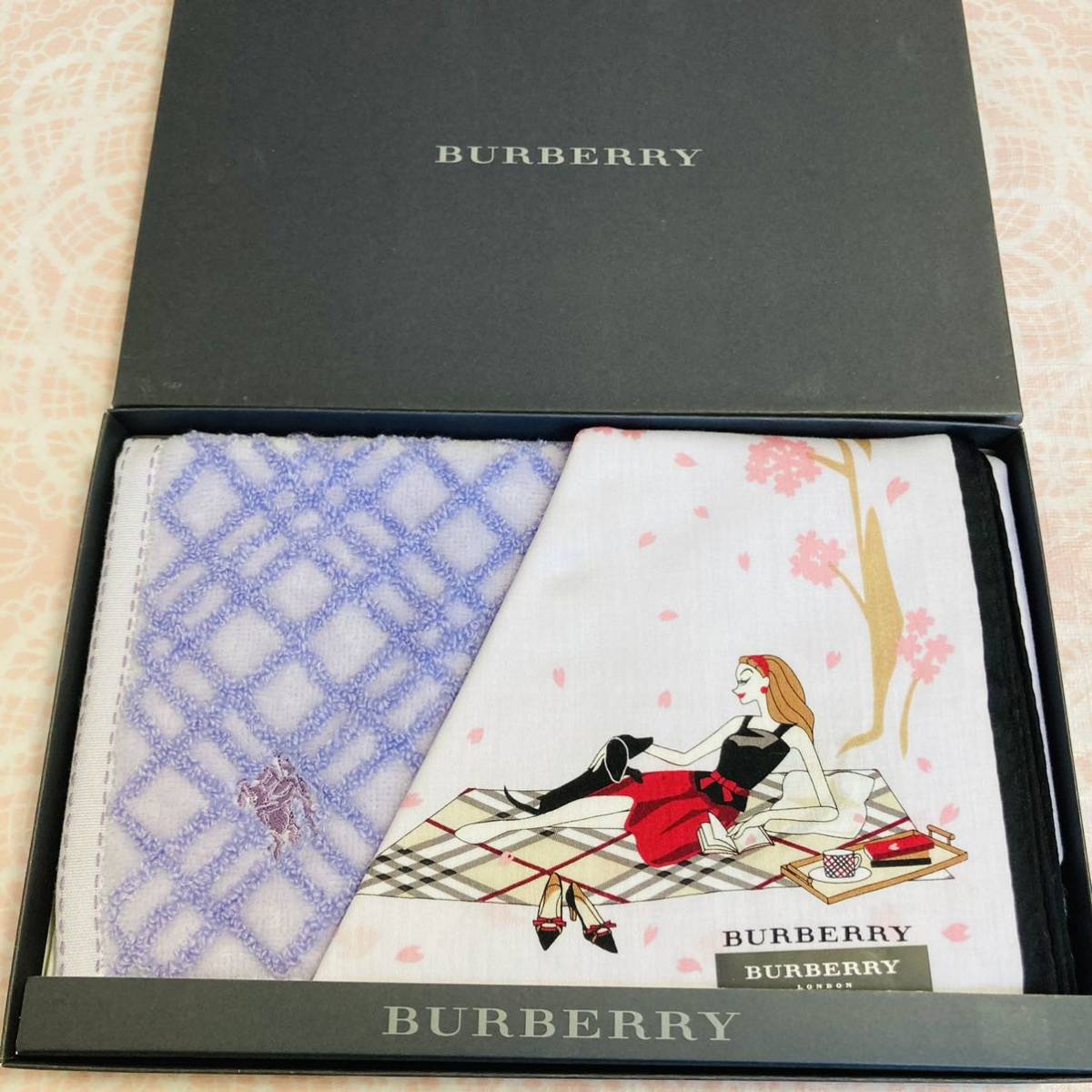 【人気柄】新品/2枚/女の子/BURBERRY/ハンカチ/正規品/バーバリー/綿100%/未使用/即決/匿名発送/桜/ピンク/y/大判/タオルハンカチ/箱付拍卖