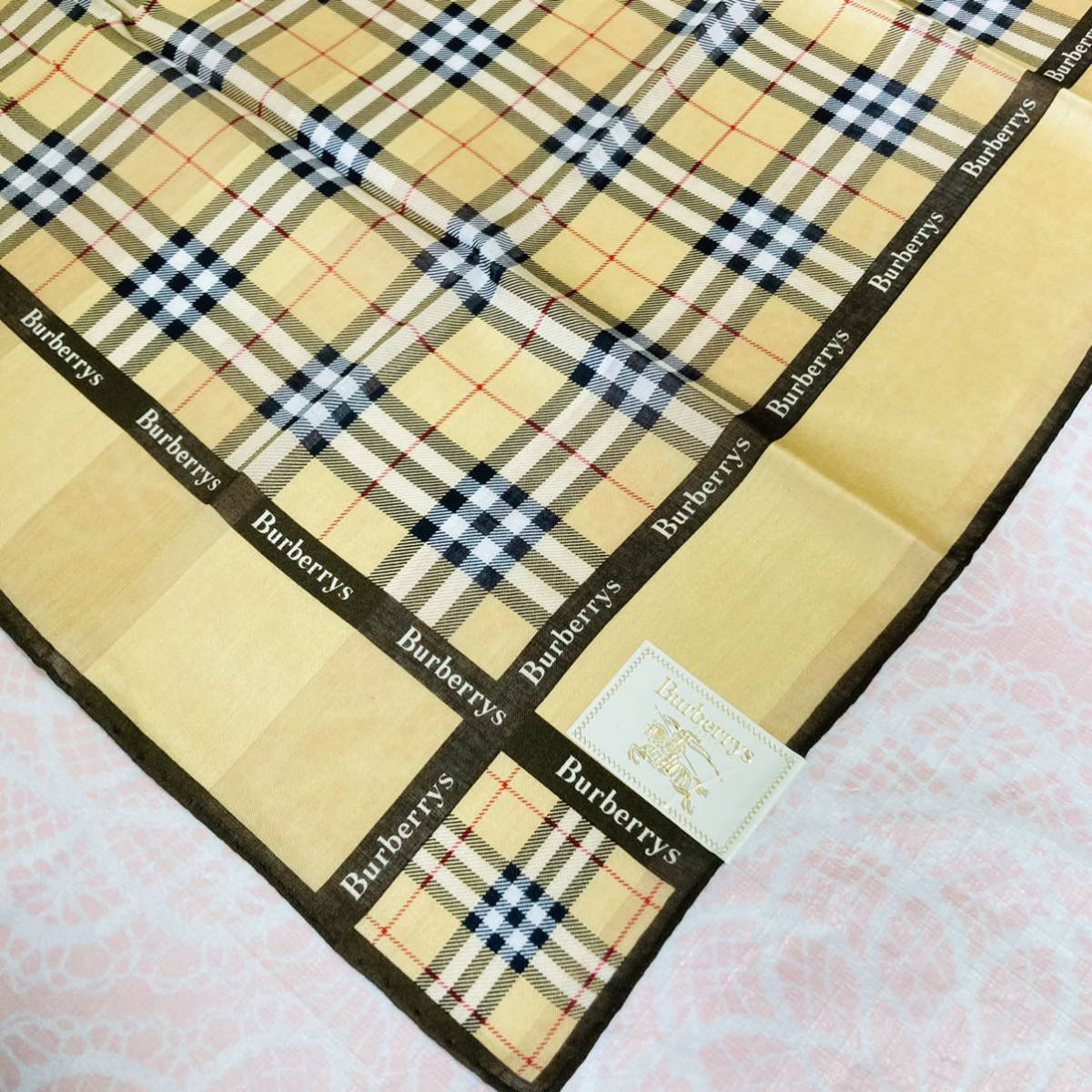 【人気柄】新品/BURBERRY/大判ハンカチ/正規品/綿100%/未使用/即決あり/匿名発送/バーバリー/ノバチェック/茶色/ブラウン/Burberrys拍卖