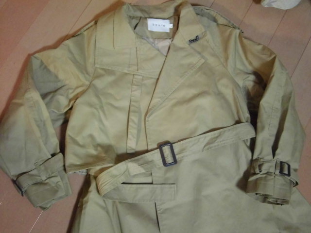 ★★★凝ったデザイン★フレアシルエット★トレンチコート★ベージュL★試着のみ★★★拍卖