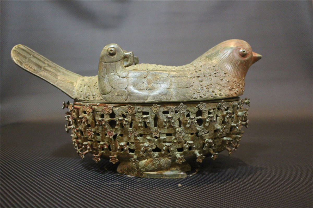 古美術 青銅器 戦国 透し彫り 銘文鳥蓋尊拍卖