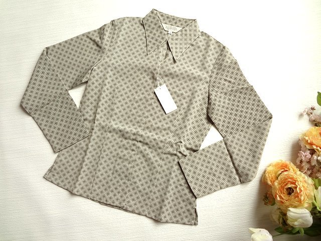 新品 ELLESAISON 幾何学柄 ブラウス 長袖 シャツ 茶 7号 Sサイズ 小さいサイズ 総柄 カーキ拍卖