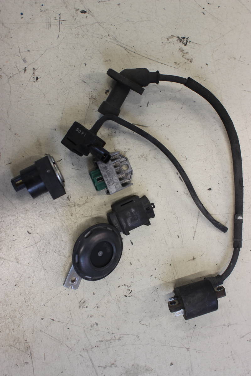 (B)レッツ4 CA45A リレー レギュレーター センサー ホーン イグニッションコイル等SET拍卖