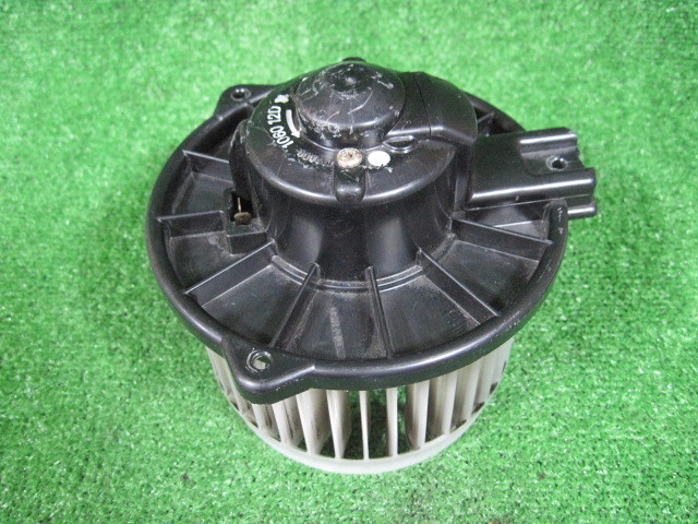 ホンダ フィット GD2 ブロアファンモーター / ヒーターモーター 中古 194000-1060 作動確認済み 210468拍卖