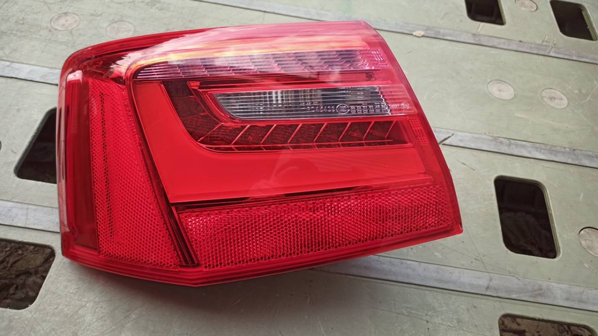 4G/アウディA6/セダン用/純正LEDテールレンズ/左/4G5945095A/65000km拍卖