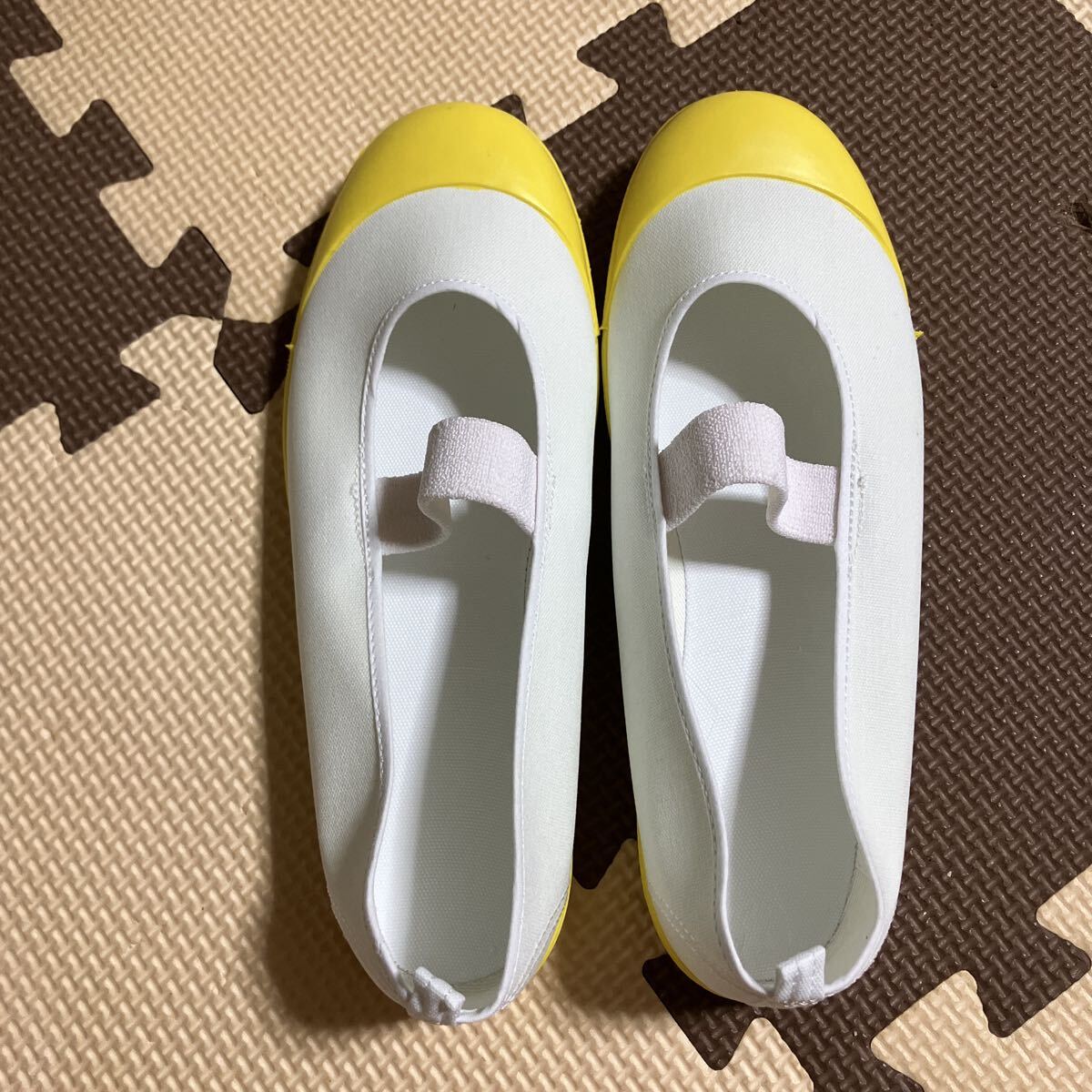 未使用 上履き スクールシューズ MoonStar 白上履きシューズ 黄色 24.5㎝ 白拍卖