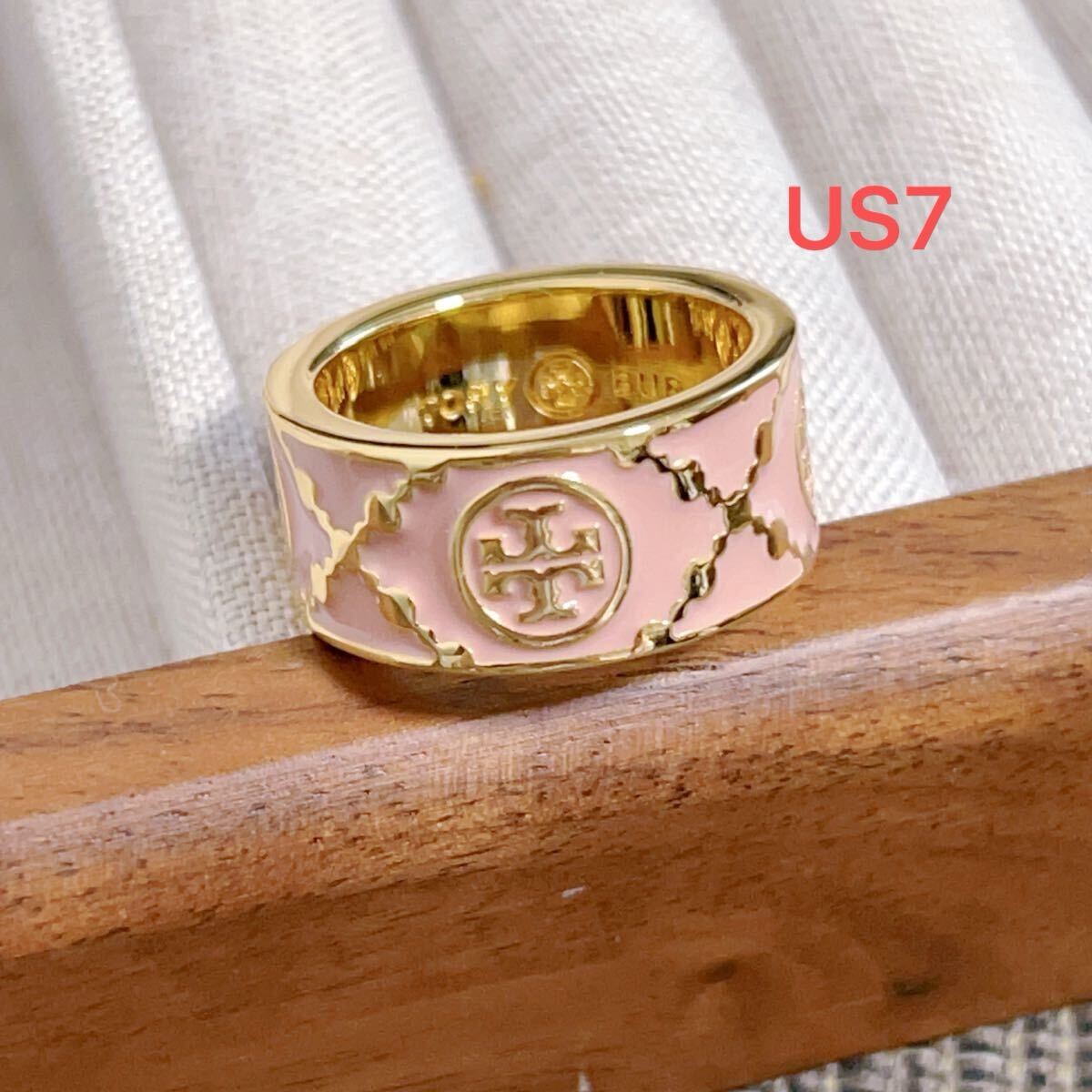 新品未使用 TB037 Tory Burch トリーバーチ ロゴ リング 指輪 US7 日本サイズ14号 ゴールドxピンク拍卖