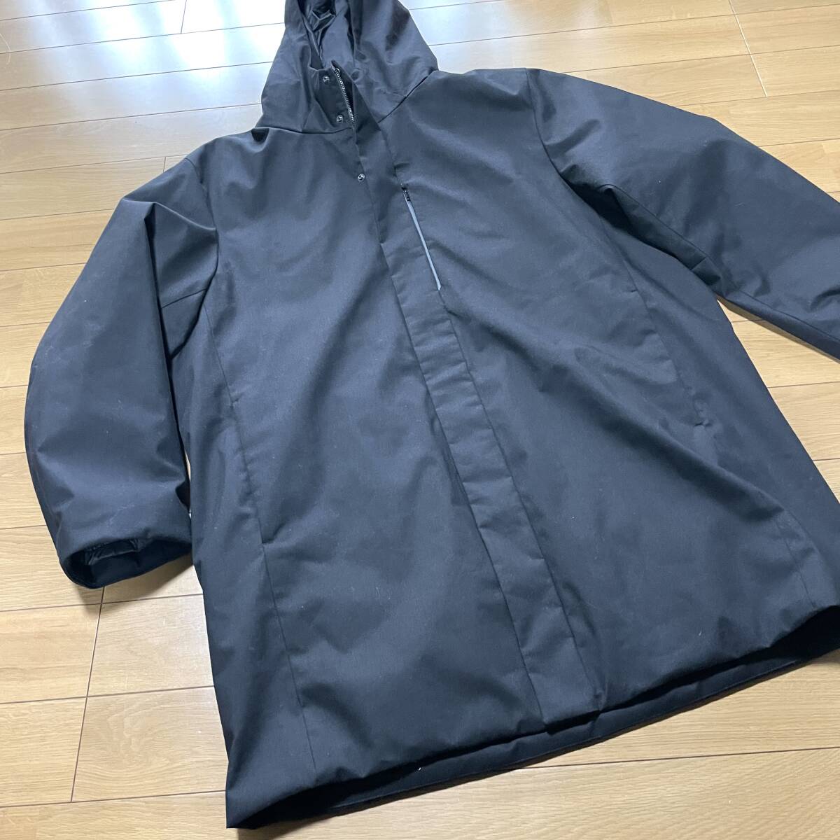 W-16 ●ユニクロ サイズ 3XL・黒! ZIP ハイブリッドダウン(90%)フーディーコート●拍卖