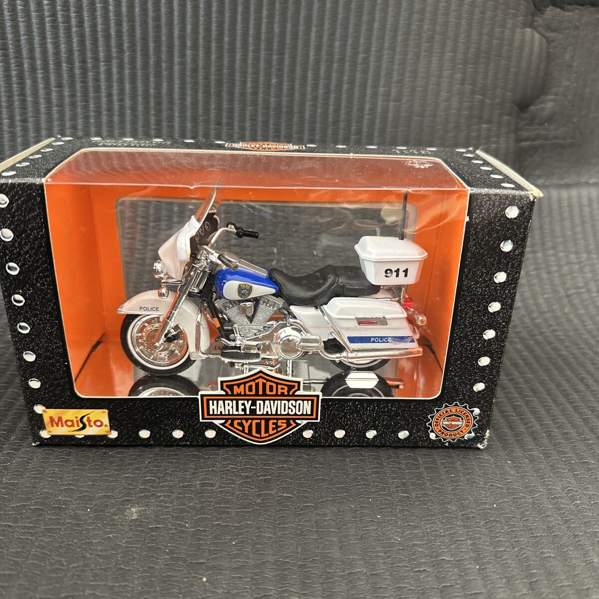 マイスト ハーレーダビッドソン 1/18 California Highway Patrol ダイキャスト Maisto HARLEY-DAVIDSON 未使用現状品拍卖
