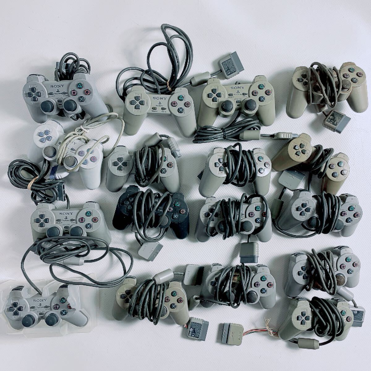 SONY PlayStation PS1 プレステ コントローラー 17個 まとめ売り 3423拍卖