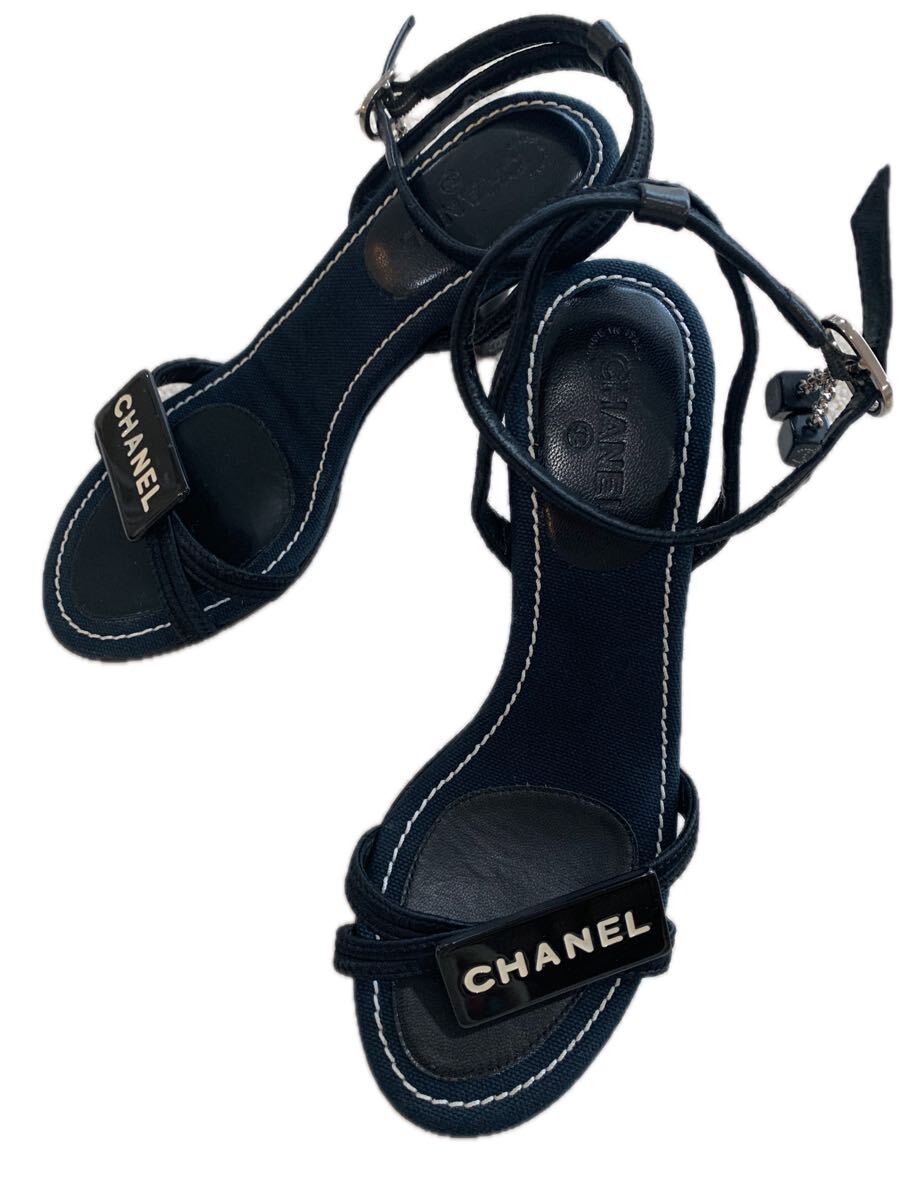【ワイルドカモミールズ】CHANEL チャーム付きサンダル #35 かなりレア 未使用 ネイビー×ブラック拍卖
