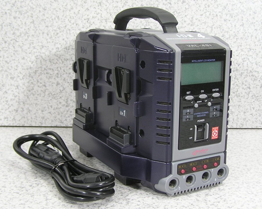 ■IDX/アイ・ディー・エクス VAL-4Si 液晶表示機能付 4ch同時急速充電器(放電機能付) 美品! 少々難有拍卖