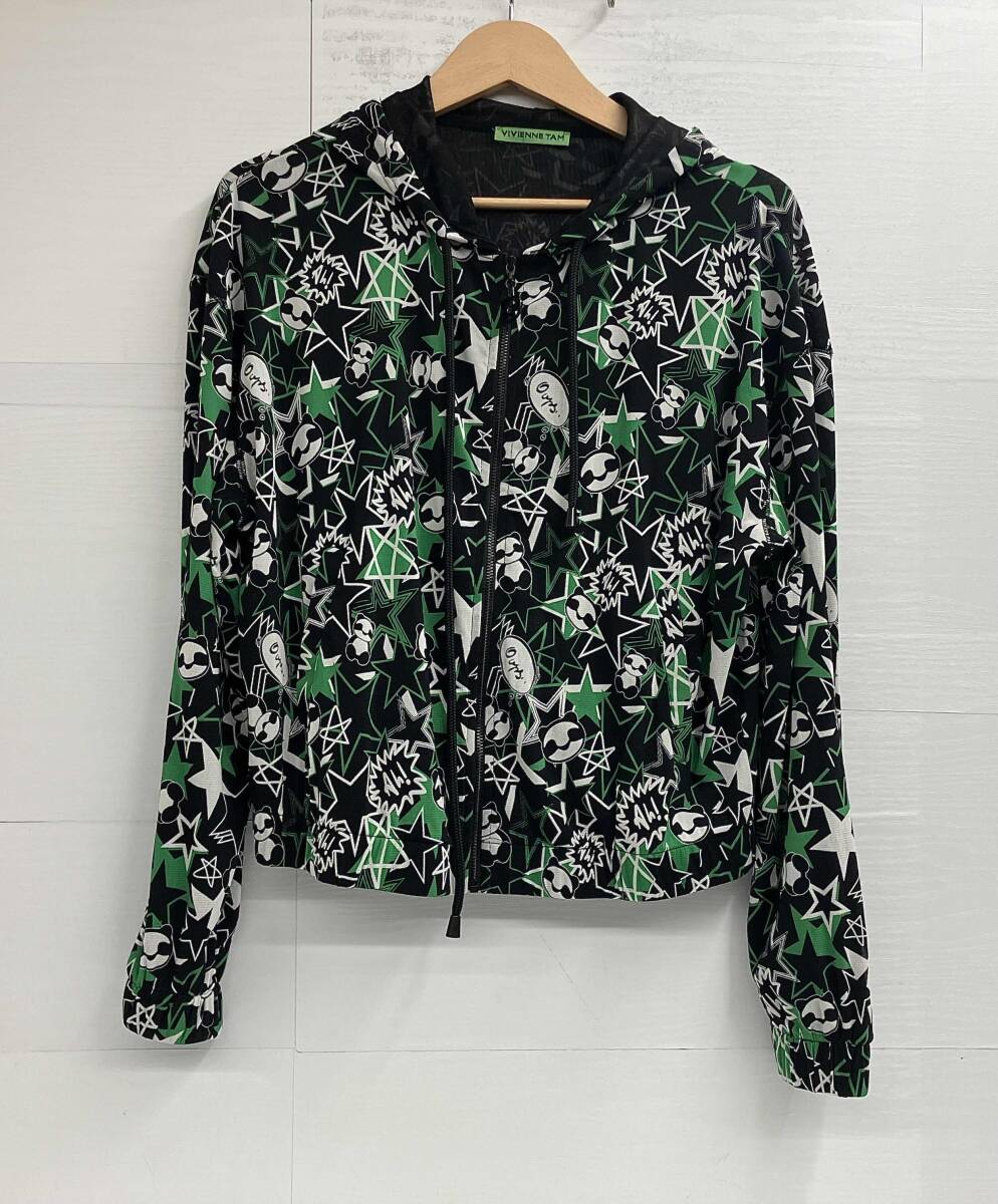 パーカー VIVIENNE TAM ヴィヴィアン タム ナイロンパーカー パンダ柄 グリーン × ブラック× ホワイト12176511 レディースLサイズ 中国製拍卖